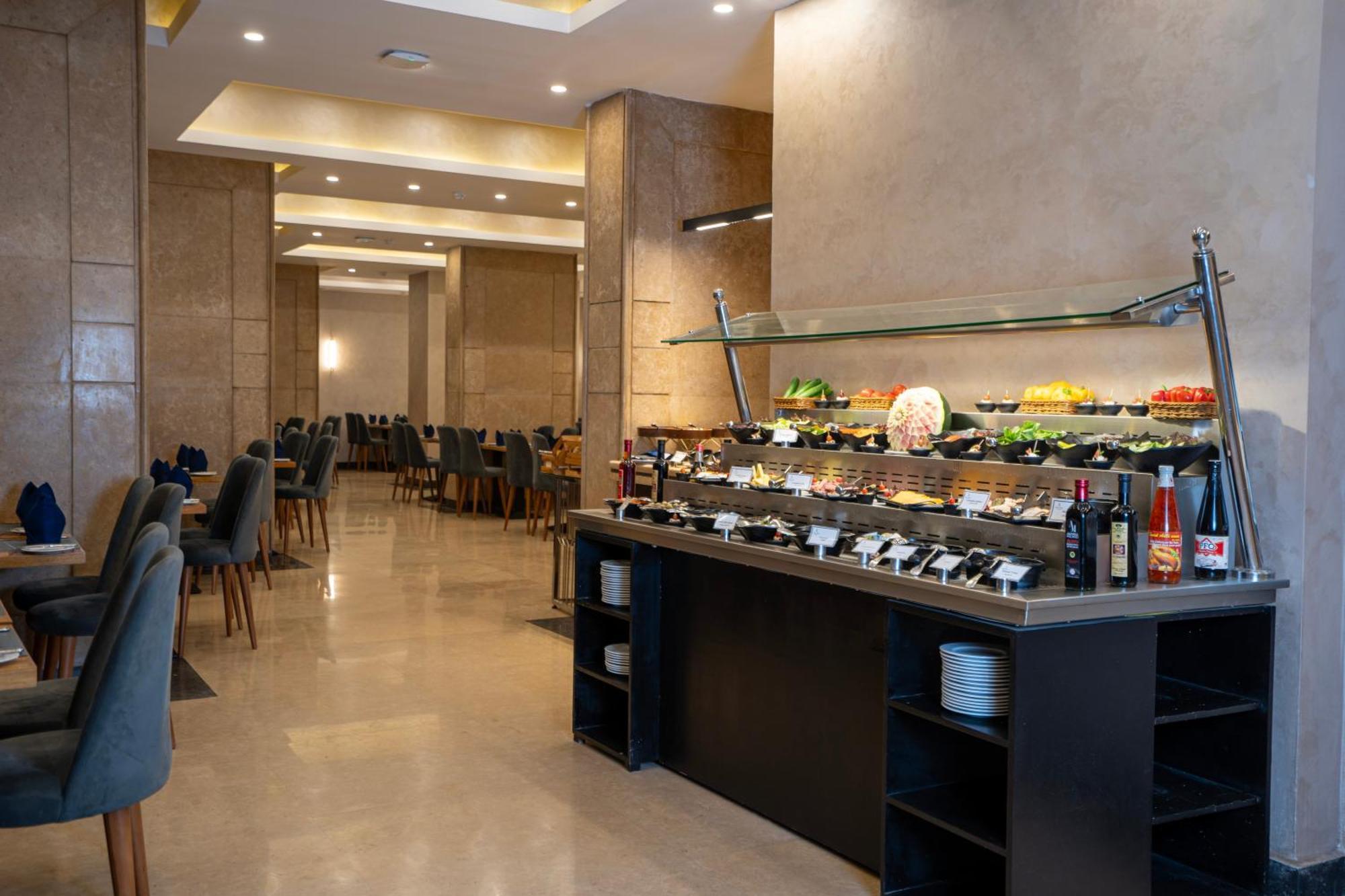 Pyramids Otel